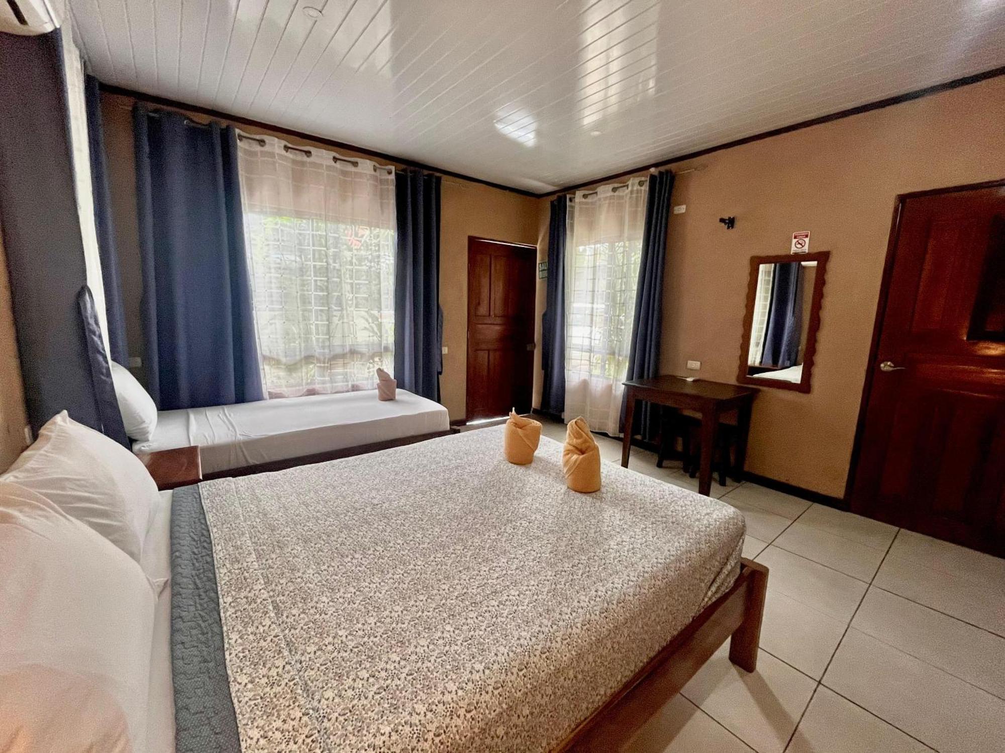 Cabinas Villa Drake Drakes Bay Esterno foto